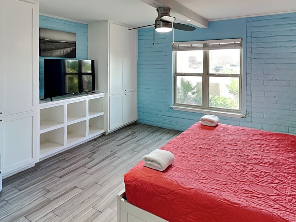 Sandy Shores by Silver Sands Vacation Rentals