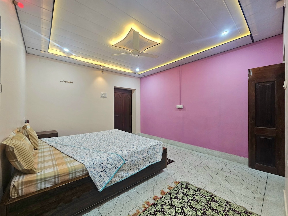 Saraogi Homestays