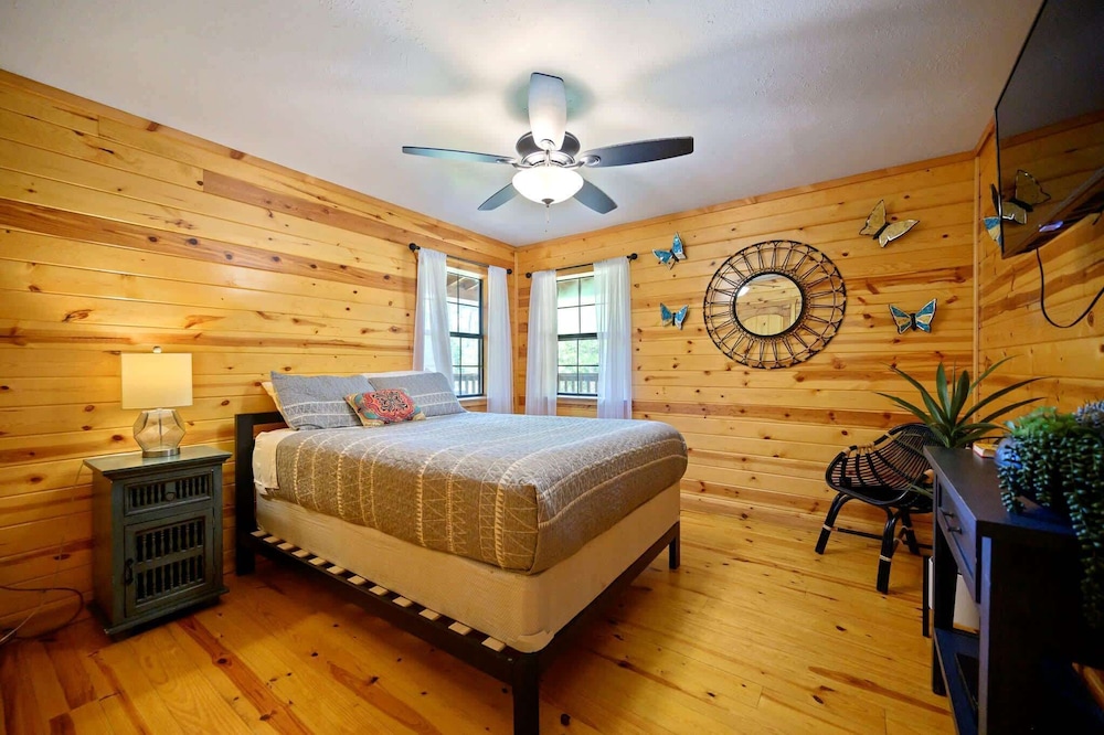 Kalo Cabin Secluded Stay