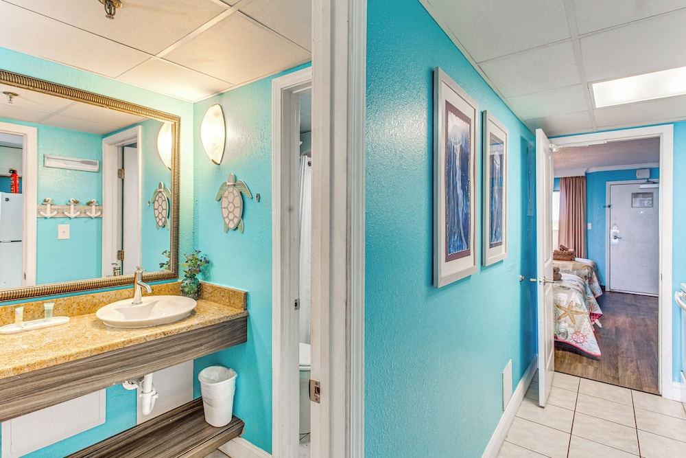 Sun, Sand & Sea Views: Myrtle Beach Condo