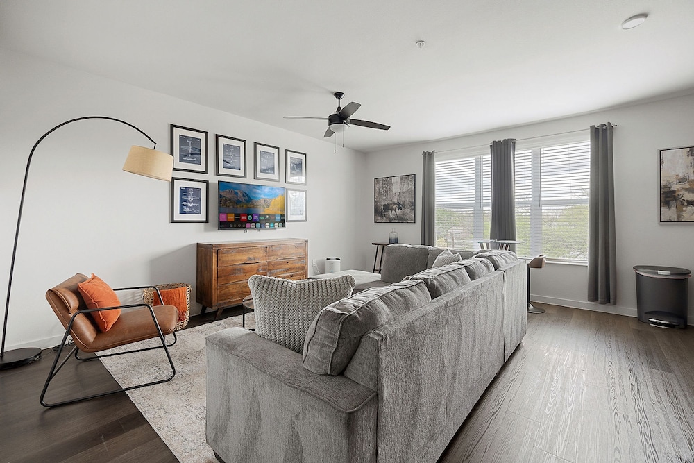Heal Fly Comfy Dallas 1BR Pool Gym Utsw