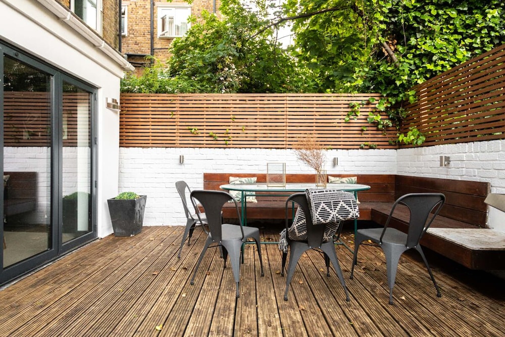 outdoor bbq area
