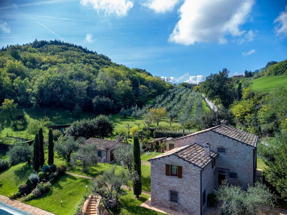 Villa Emilianna 12 2 by Marche Holiday Villas