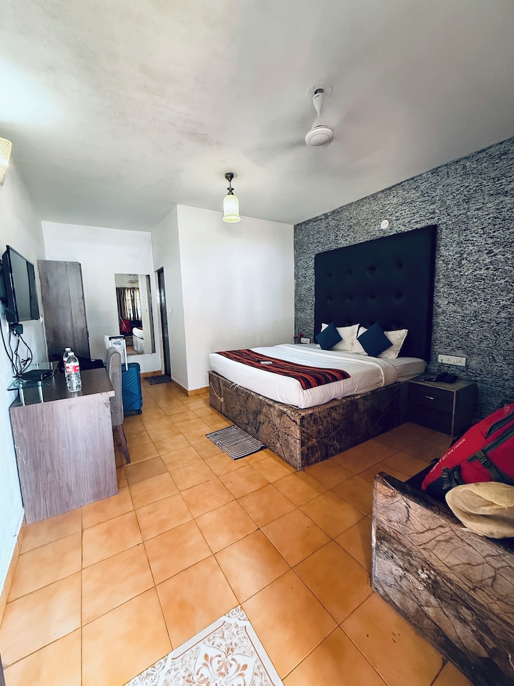 Candolim Sands
