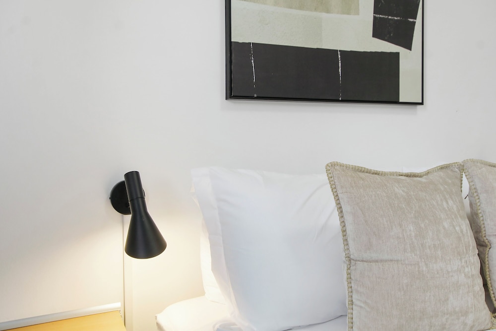 2BR Haven - Del Prado 1013