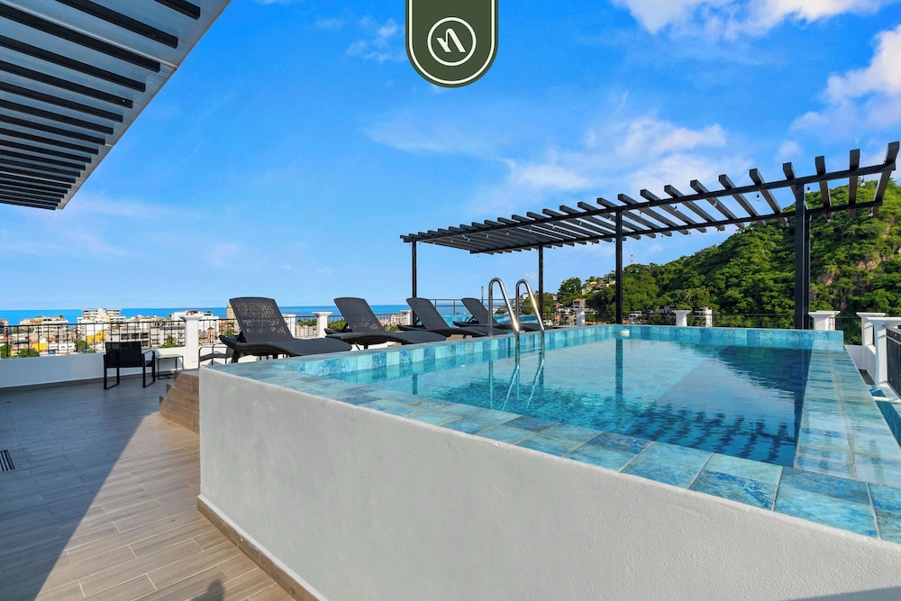 New 1 BR Condo - Rooftop Pool - Oceanview