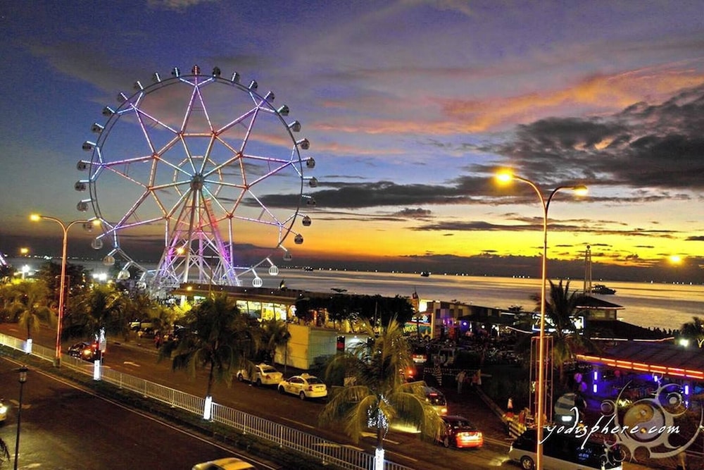 Urban Retreat at Shell Residences With Netflix 300mbps Wifi