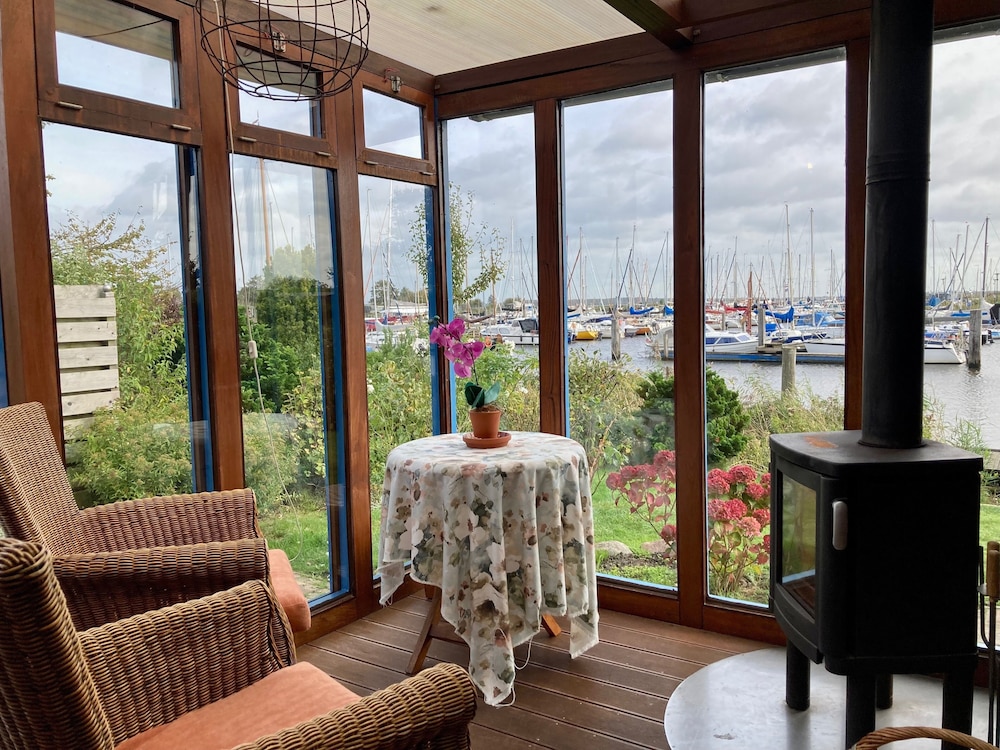 4pers - House w Sauna, Winter Garden & Fishing Pier in Front of the Lauwersmeer view 3