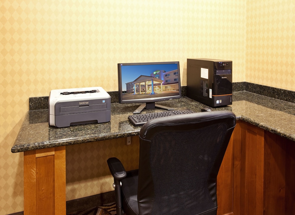 Holiday Inn Express Hotel  Suites Oroville Lake, an IHG Hotel - Property Image 19