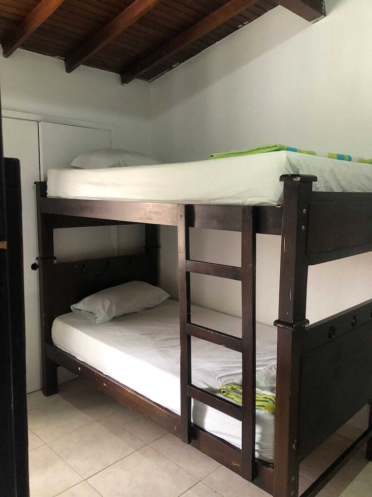 Memphis Hostal - Hostel