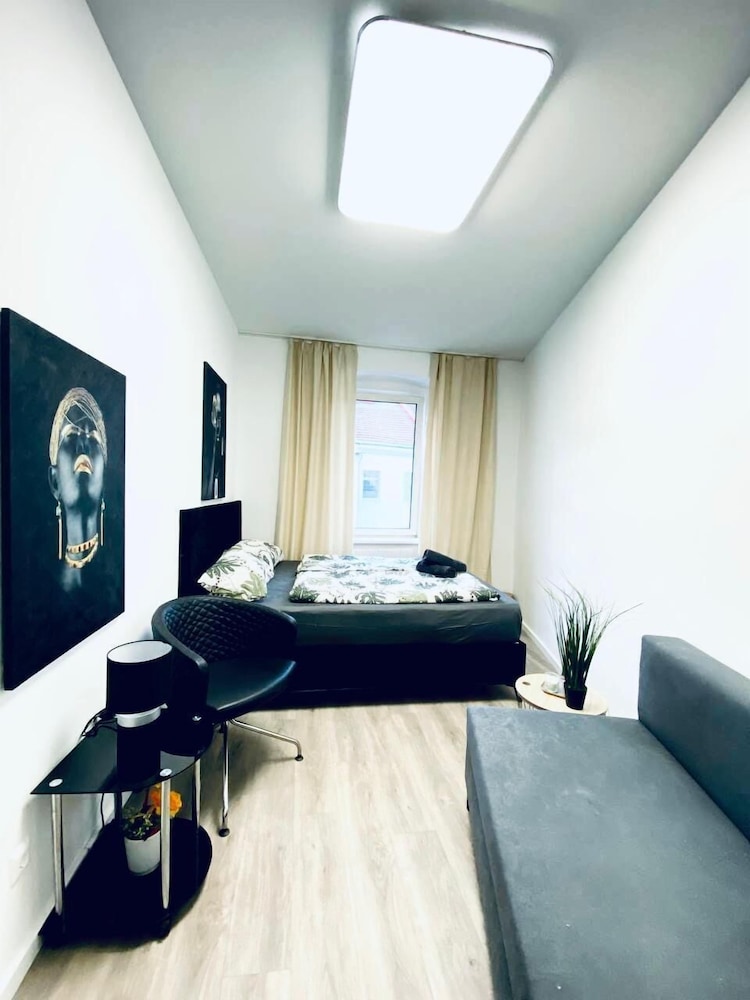 7BR Apt for 15P Near Schönbrunn