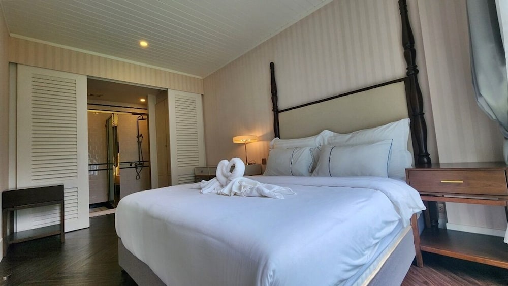 Luxury 1 Bedroom condo CloseToBeach G411