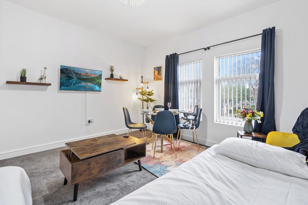 Kunda House Pershore 1276B