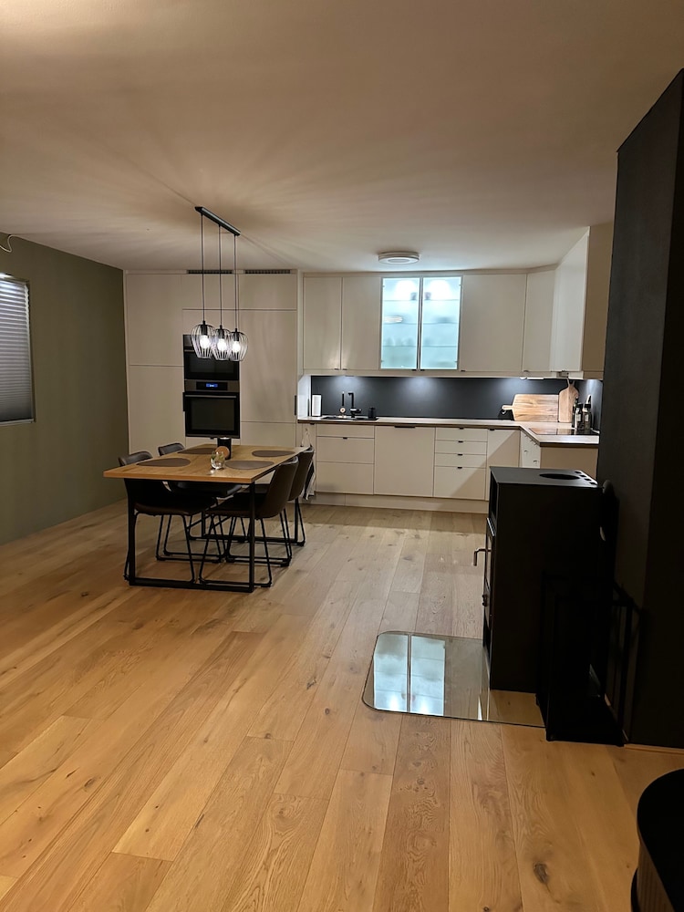 Kvaloysletta - 2 Bed Apartment - Free Parking
