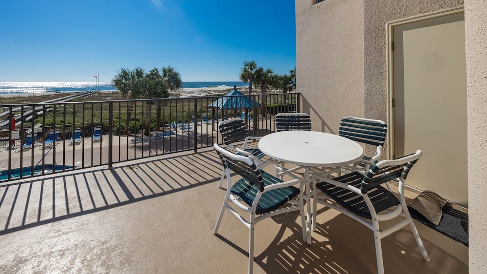 Phoenix East 104 2 Bedroom Condo
