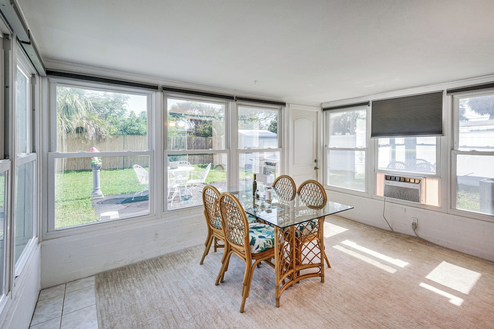 Walk to Ocean: Cozy Home w/ Yard in Ormond Beach!