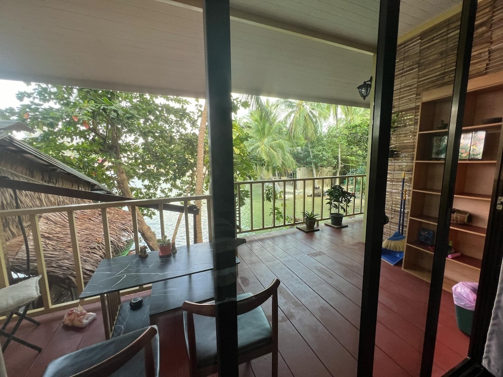 Smiley Bungalows Guesthouse