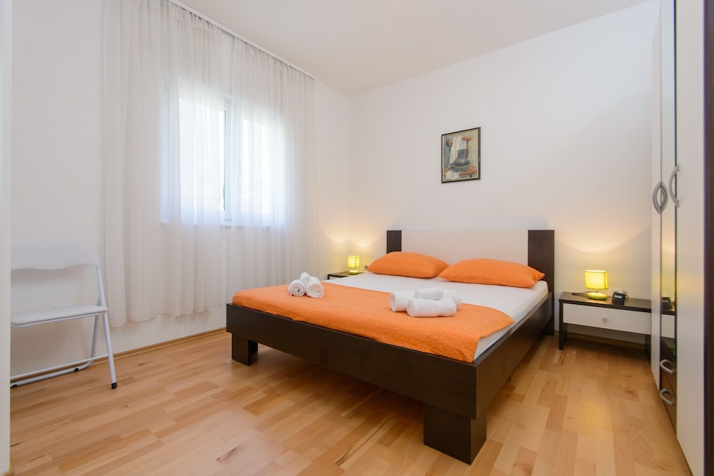 Apartment Center Trogir 1 view 4