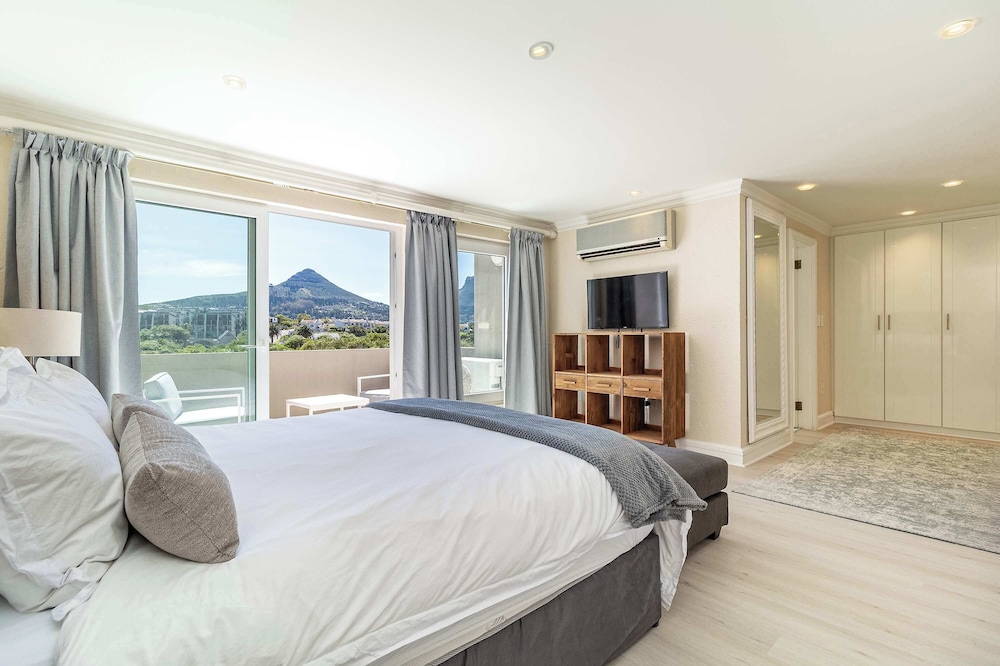 Beachfront Villa, Beach Club, Houtbay, Cape Town, South Africa