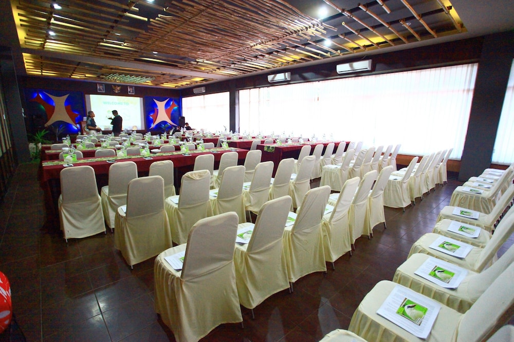meeting & event spaces