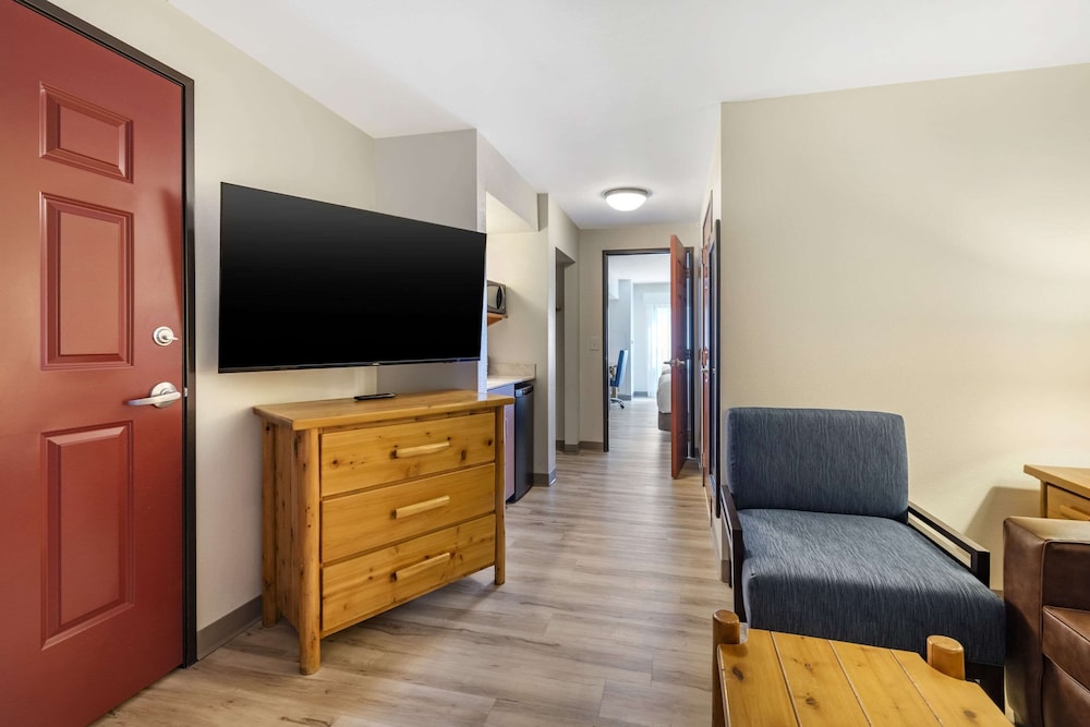 Three Bears Waterpark Resort Near Tomah, Ascend Collection Hotel