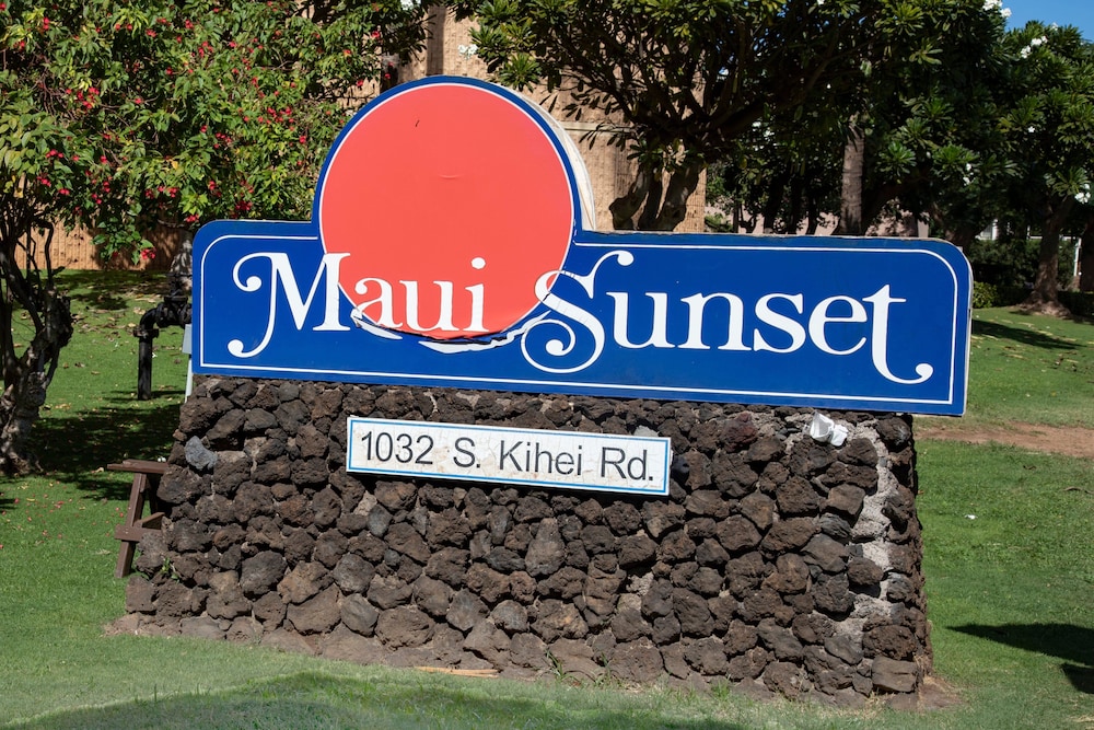 2BR/2BA Oceanfront Condo in Maui Sunset