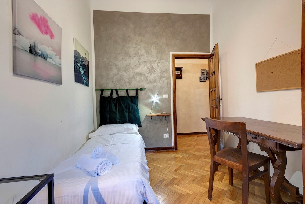 Corno 7 in Firenze With 2 Bedrooms and 1 Bathrooms