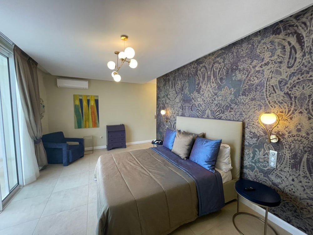 Villa Italia Somone Luxury Hotel