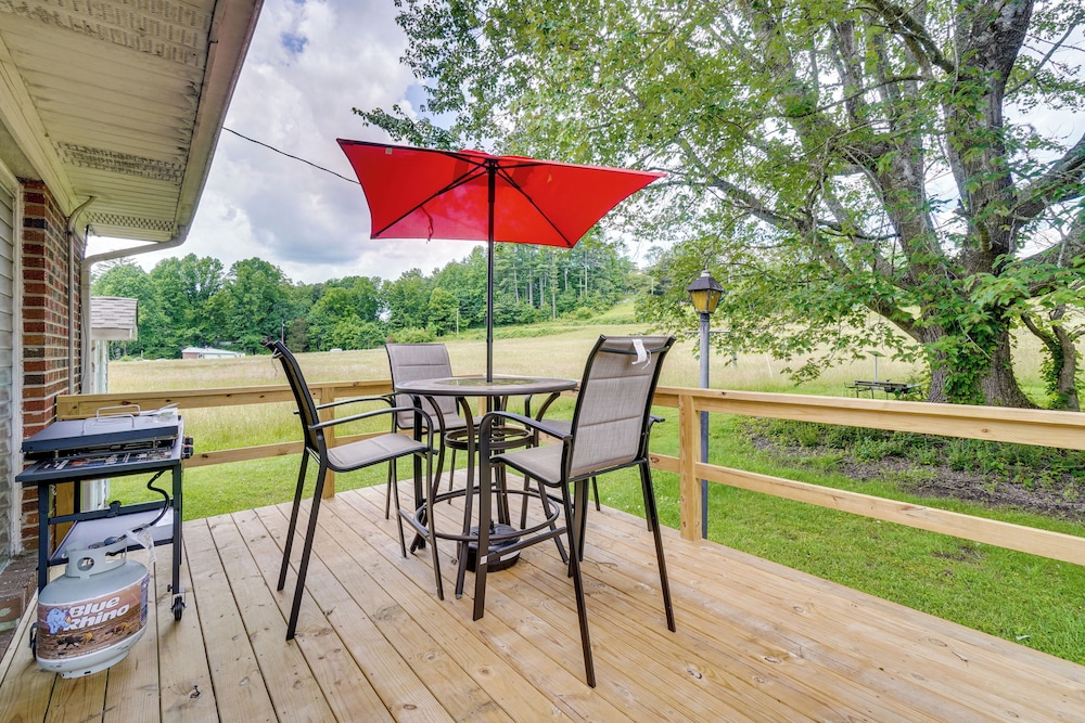 Robbinsville Retreat - Creekside Home w/ Deck!