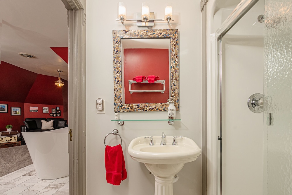 Reynolds Mansion B&B