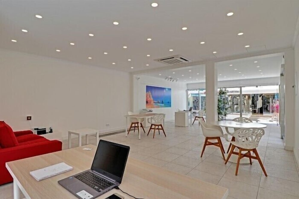 Avenida Premium by Homing view 2