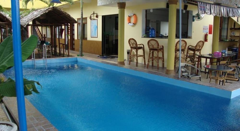 Oasis Hotel