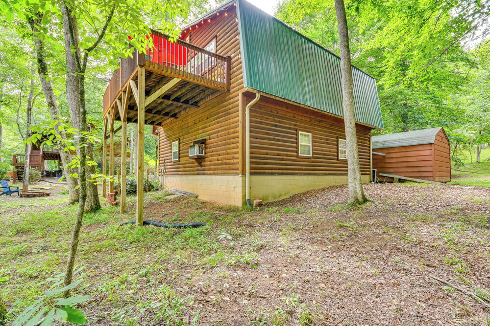 Riverfront Rutherfordton Retreat w/ Fire Pit!