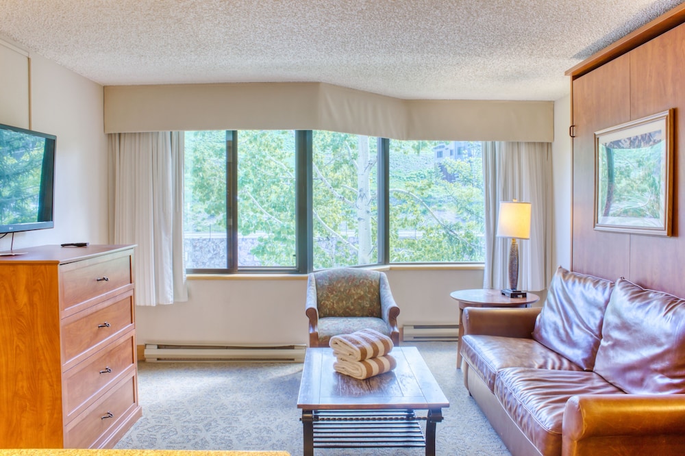 The Grand Lodge by Traverse Hospitality (No Resort Fees)