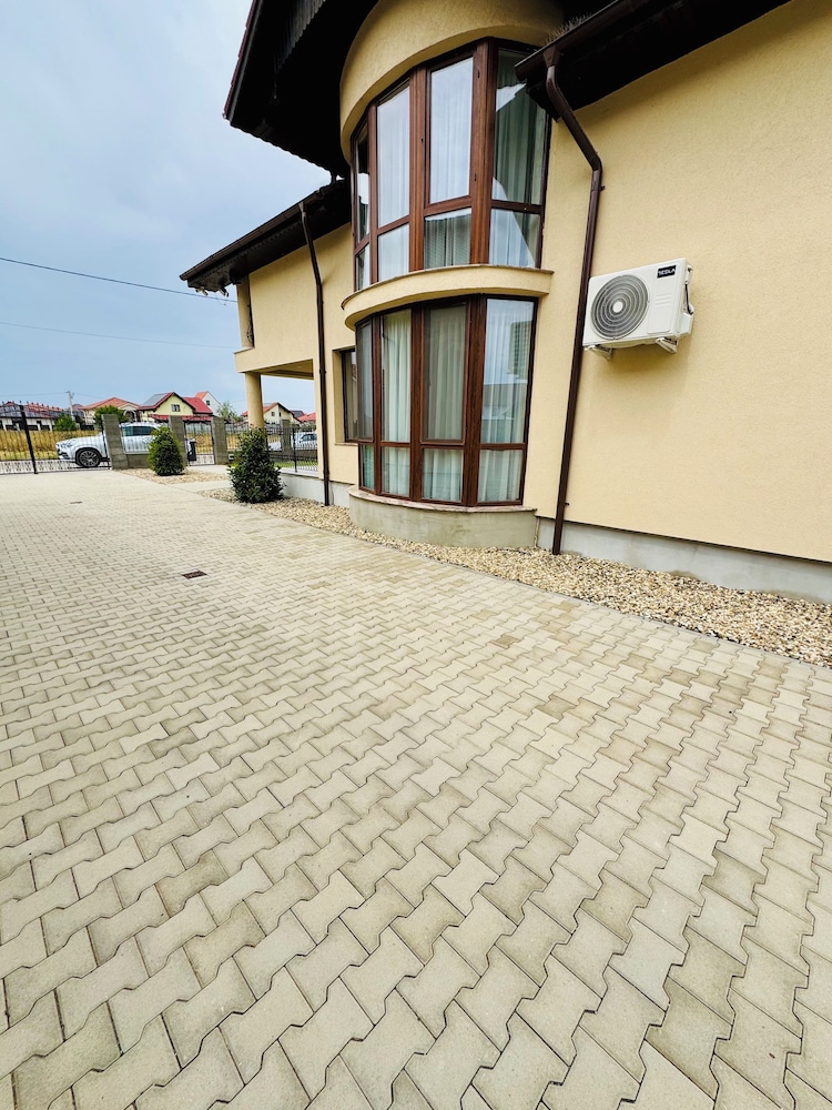 Roua Residence