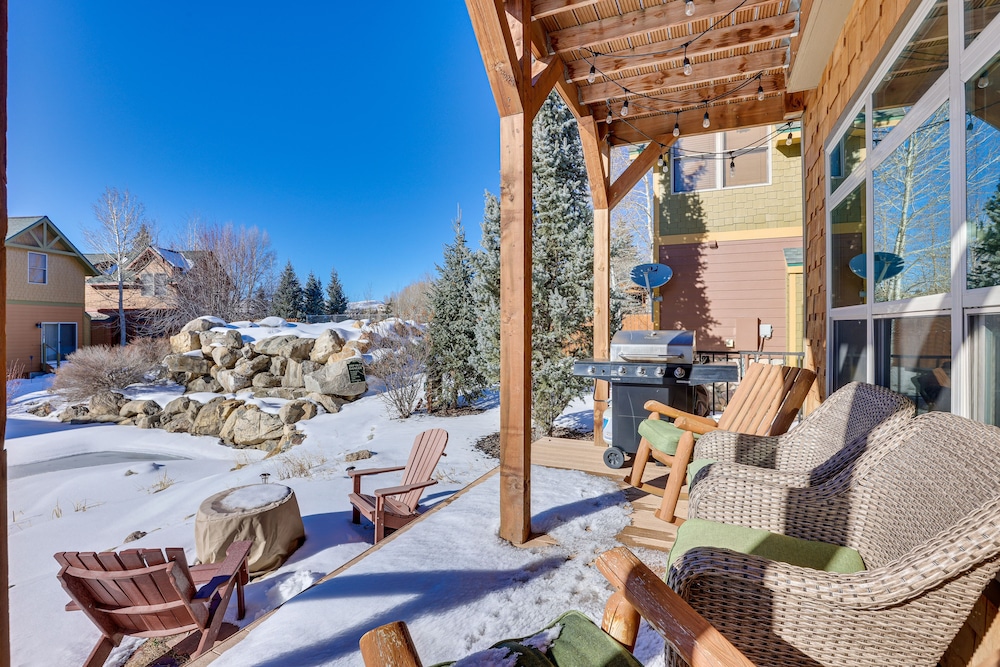 Luxe Colorado Cabin ~ 4 Mi to Granby Ranch! view 3