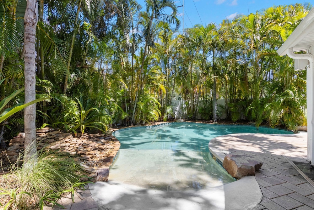 NEW Sunset Serenity - South Tampa Home With Pool