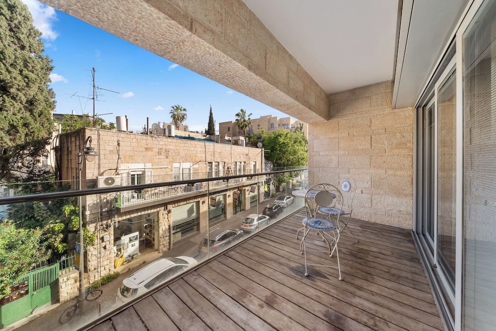 King David Court - Isrentals