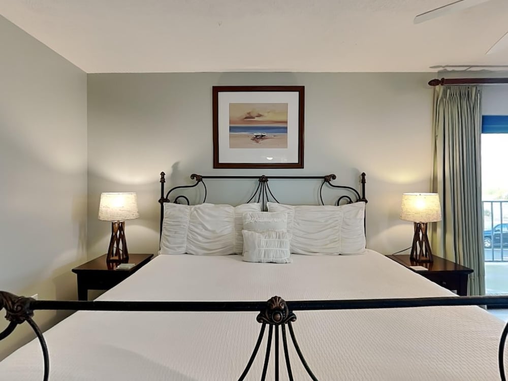 Ocean Breeze West by Southern Vacation Rentals