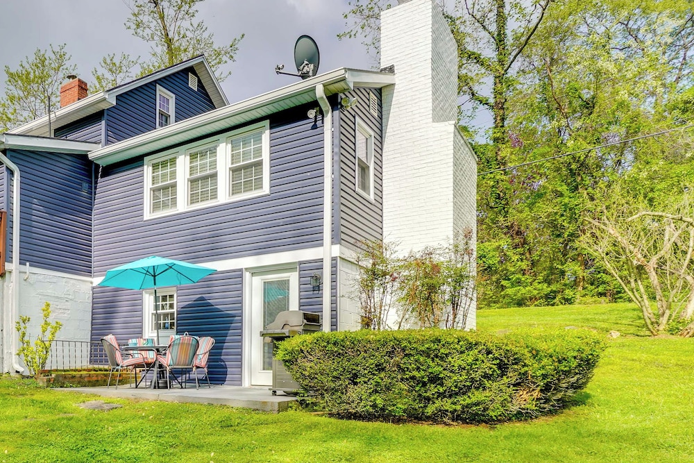 < 1 Mi to Wineries: Quaint & Cozy Waterford Studio