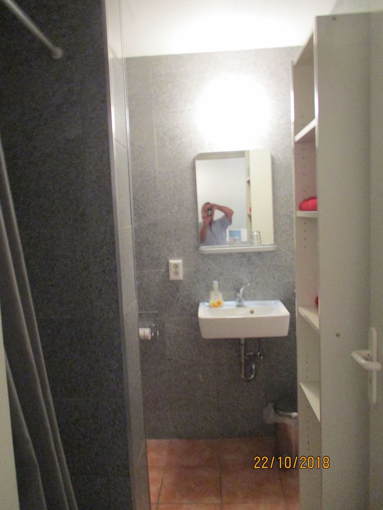 Photo 33