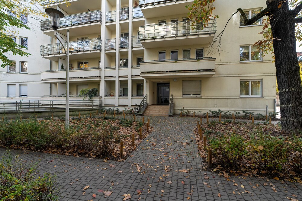 Studio With Balcony Poznań by Renters view 3