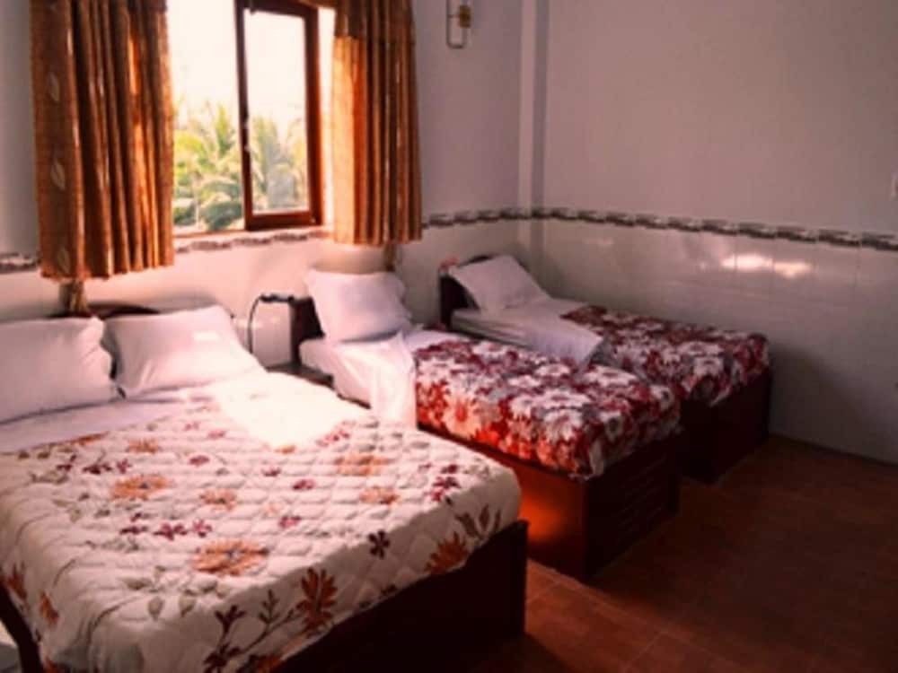 Oasis Hotel