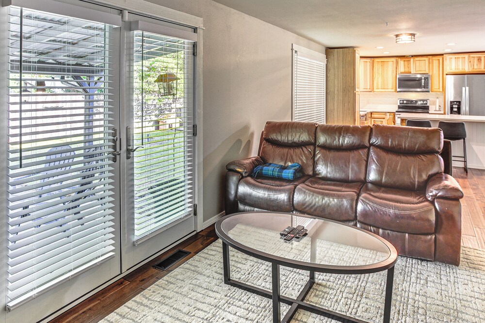 Golf, Hike, Dine & Relax: Home in Port Orchard, photo 9
