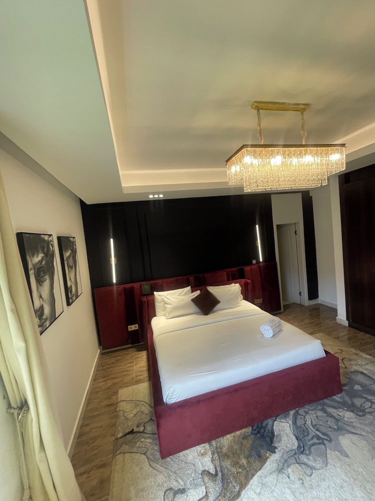 Sujimoto Residences Precious