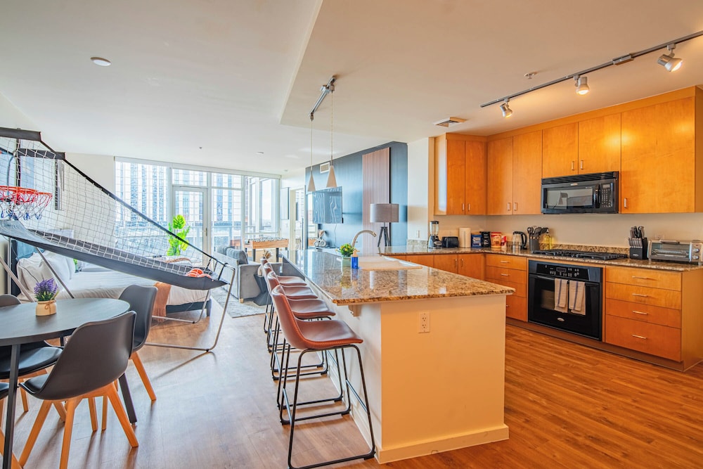 ROVE LIVING/KL - 44 Monroe