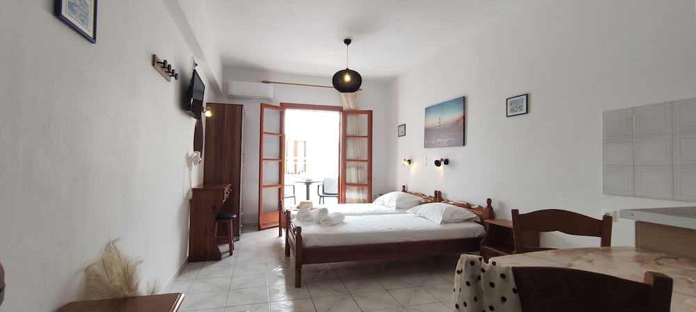 Kapetanos Rooms