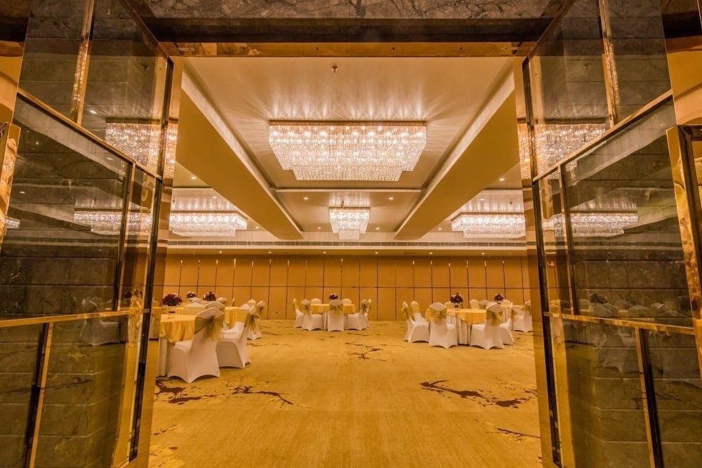 Amara Gateway Hotel