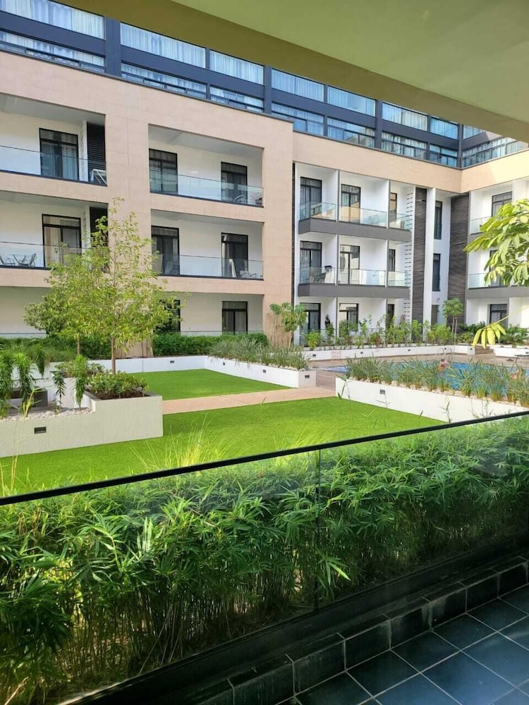 Meraki Homes at Embassy Gardens