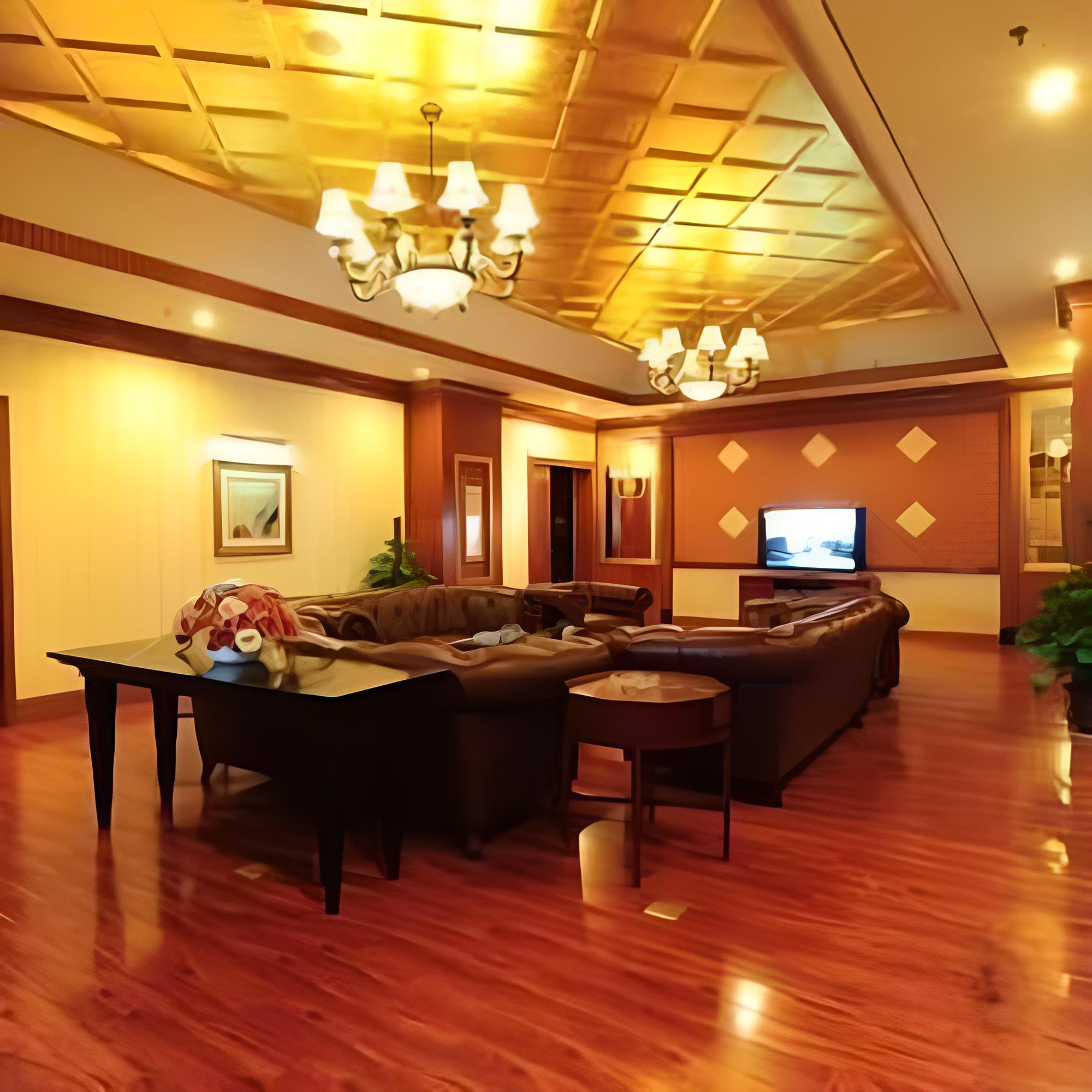 Golden Leaf Hotel